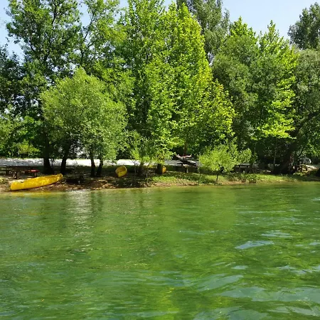 Autokamp Green Park مكان تخييم موستار